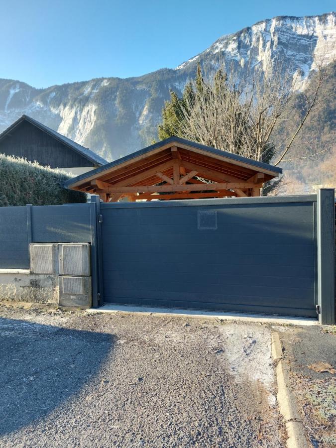 Studio Au Pied Des Montagnes Le Bourg-d'Oisans Bagian luar foto