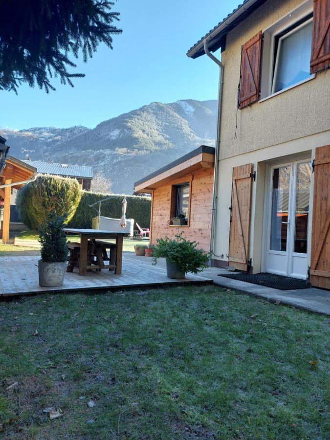 Studio Au Pied Des Montagnes Le Bourg-d'Oisans Bagian luar foto