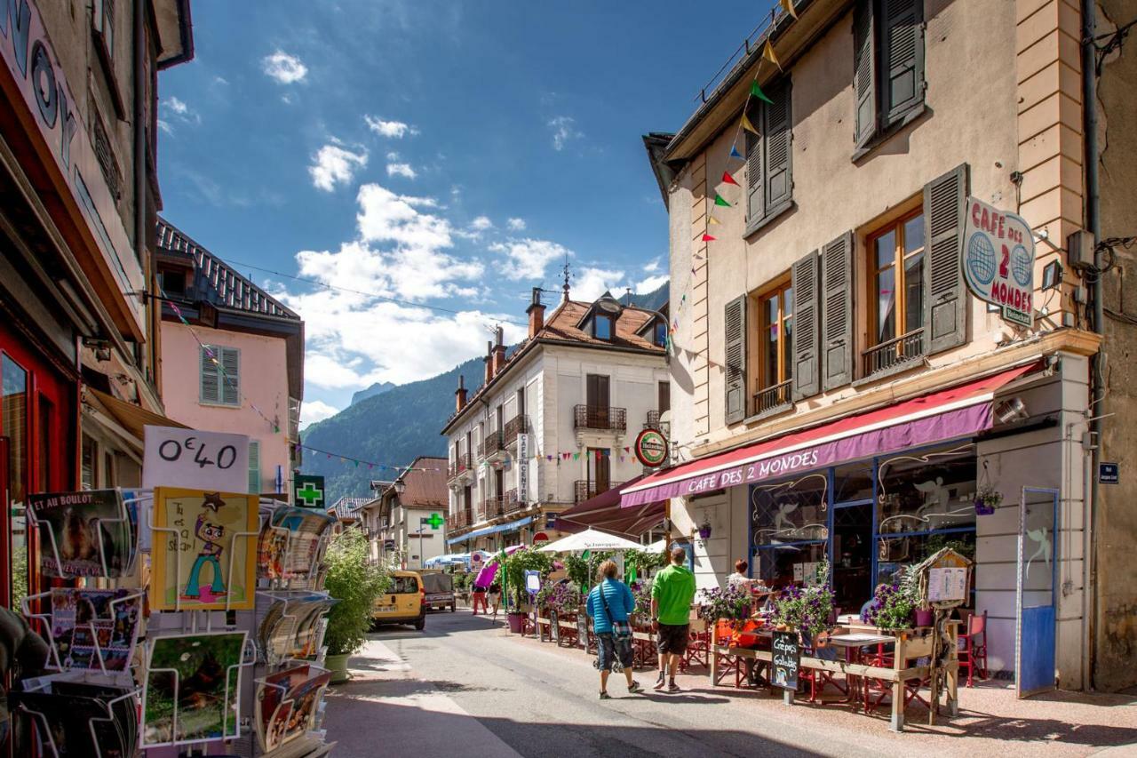 Studio Au Pied Des Montagnes Le Bourg-d'Oisans Bagian luar foto